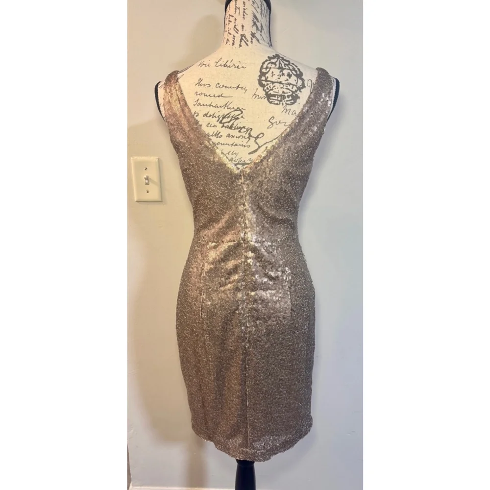 Women's Lulus Gold Sequin V-Neck Cocktail Dress Size M - Picture 5 of 9